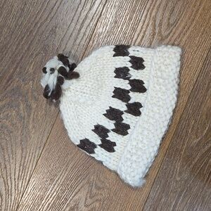 GENUINE COWICHAN KNITS 100% RAW WOOL BEANIE.   #6689